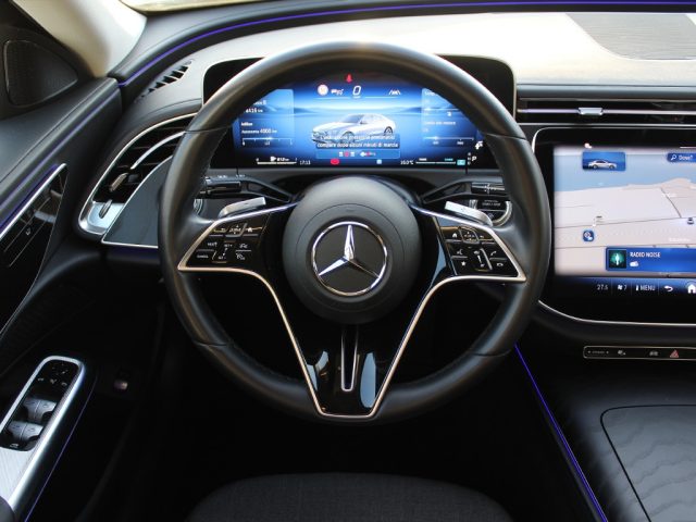 MERCEDES-BENZ E 220 usata, con Sistema di navigazione