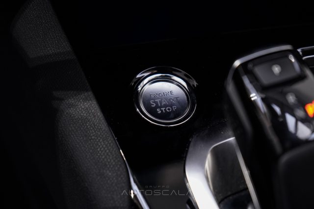 PEUGEOT 3008 usata, con Fari LED