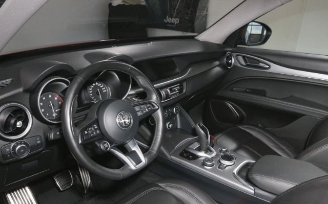 ALFA ROMEO Stelvio usata, con Controllo automatico clima