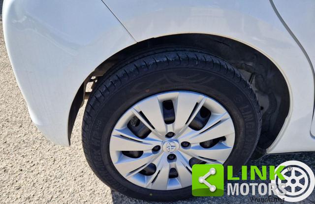 TOYOTA Yaris usata, con Lettore CD