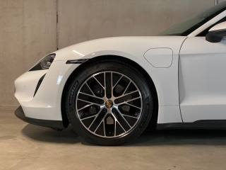 PORSCHE Taycan usata, con Autoradio