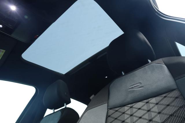 VOLKSWAGEN Taigo usata, con Frenata d