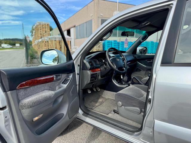 TOYOTA Land Cruiser usata, con Boardcomputer