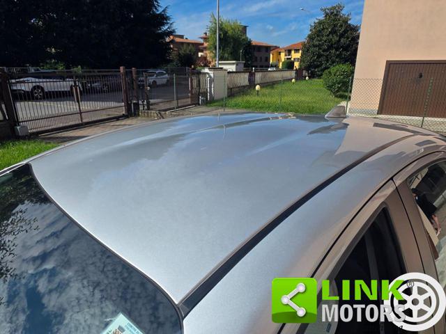 TOYOTA Yaris usata, con Specchietti laterali elettrici