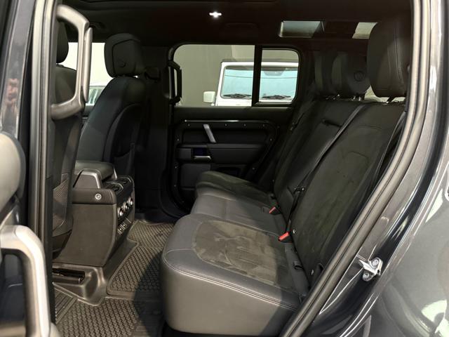 LAND ROVER Defender usata, con USB