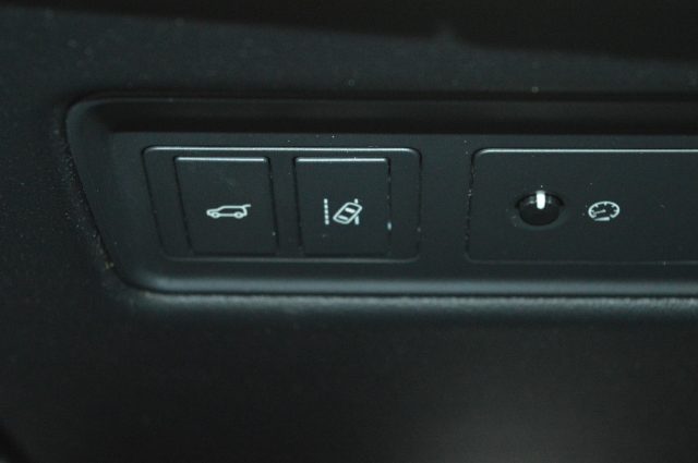 LAND ROVER Range Rover Sport usata, con Volante in pelle