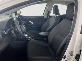 TOYOTA Yaris usata 8