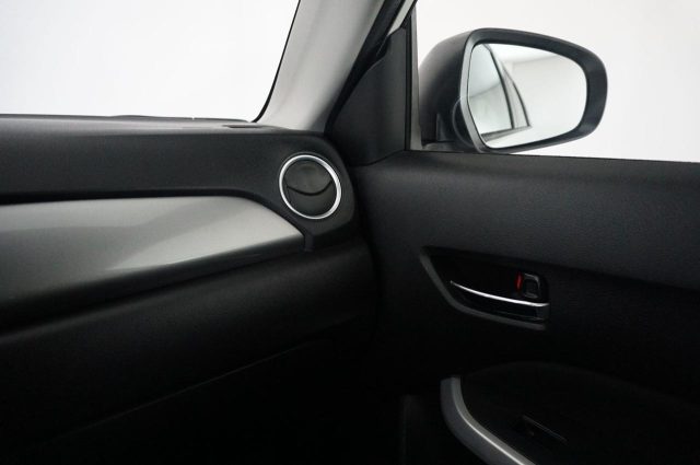 SUZUKI Vitara usata, con Telecamera per parcheggio assistito