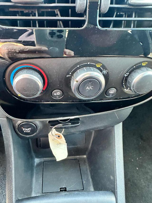 RENAULT Clio usata, con Sedile posteriore sdoppiato