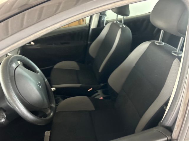 PEUGEOT 207 usata, con Airbag Passeggero