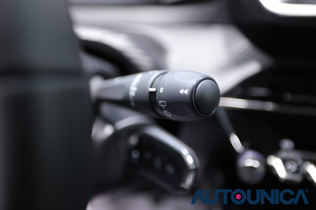 PEUGEOT 208 usata, con Volante multifunzione