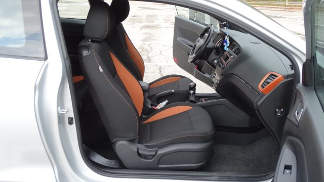 HYUNDAI i20 usata 52