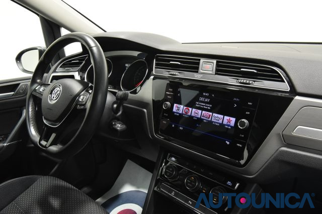 VOLKSWAGEN Touran usata, con Touch screen