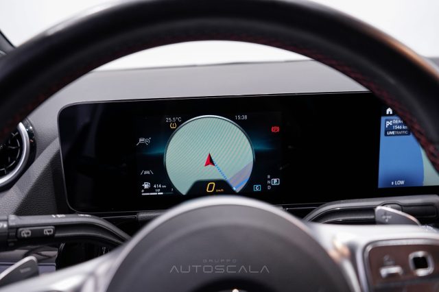 MERCEDES-BENZ GLA 200 usata, con Luci diurne LED