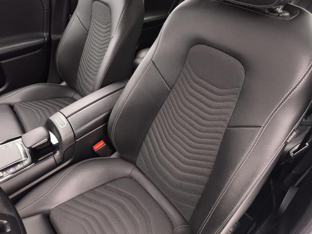 MERCEDES-BENZ GLB 180 usata, con Controllo automatico clima