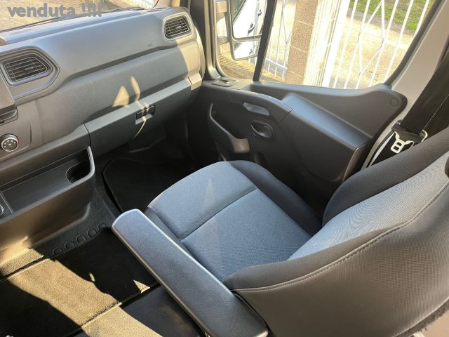 RENAULT Master usata, con Bracciolo