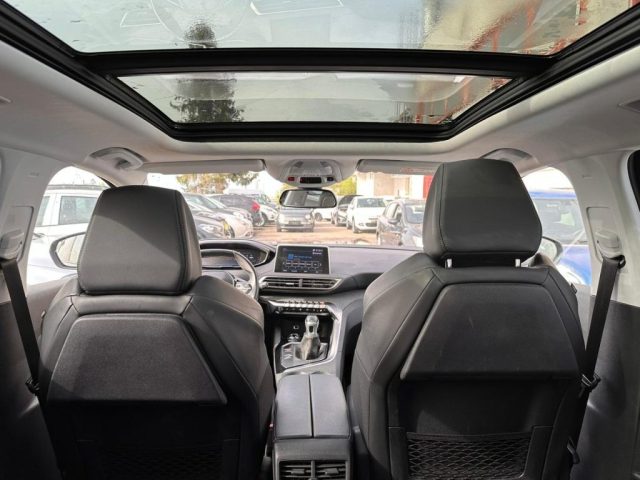 PEUGEOT 5008 usata, con Boardcomputer