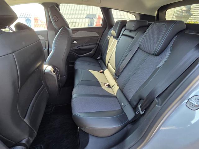 PEUGEOT 308 usata, con Sedile posteriore sdoppiato