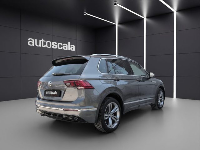 VOLKSWAGEN Tiguan usata, con Autoradio