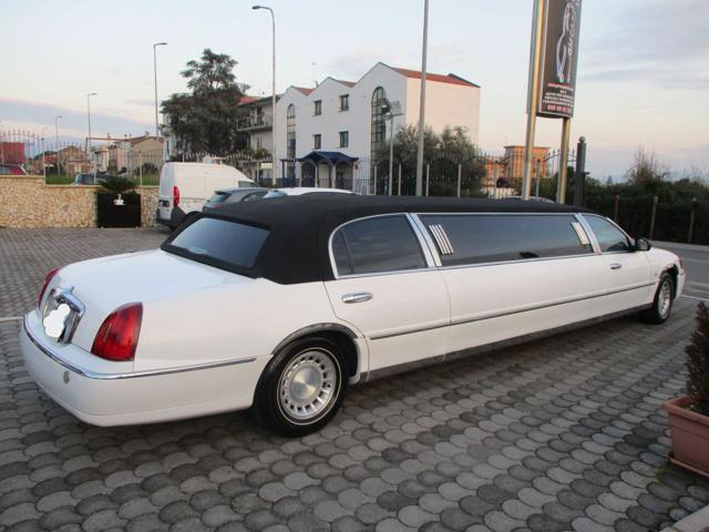 LINCOLN Town Car usata, con Vetri oscurati