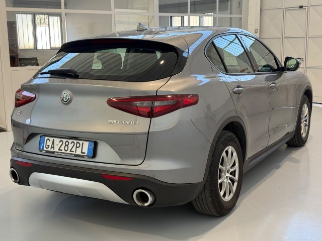 ALFA ROMEO Stelvio usata, con Autoradio