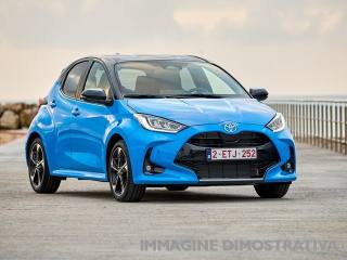 TOYOTA Yaris 1.5 Hybrid 5 porte Active