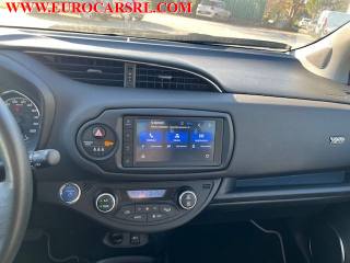 TOYOTA Yaris usata, con Touch screen