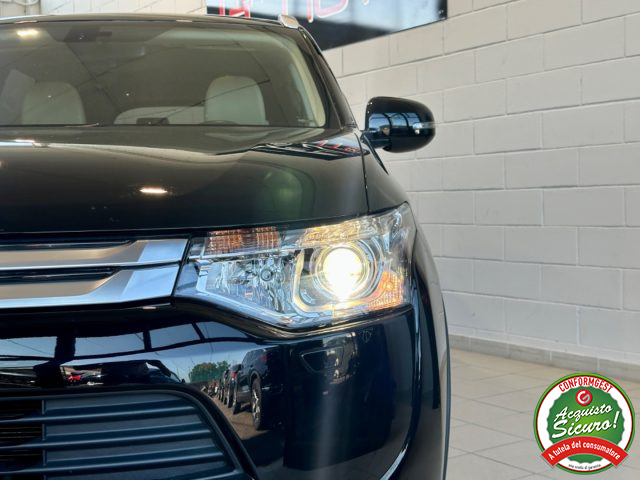 MITSUBISHI Outlander usata, con Autoradio
