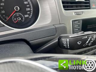 VOLKSWAGEN Golf usata, con USB