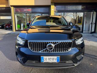 VOLVO XC40 T2 Momentum