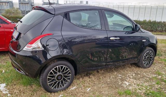 LANCIA Ypsilon usata, con Airbag