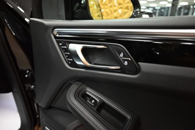 PORSCHE Macan usata 205