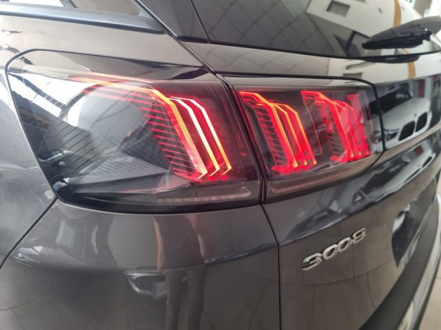 PEUGEOT 3008 usata, con Volante in pelle