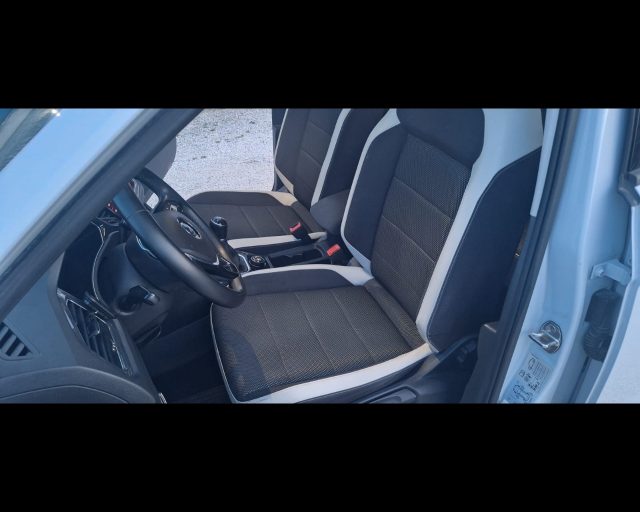 VOLKSWAGEN T-Roc usata, con Sensori di parcheggio posteriori
