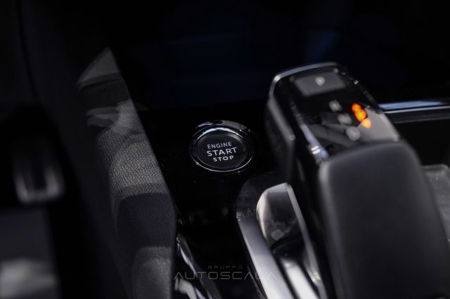 PEUGEOT 5008 usata, con Bracciolo
