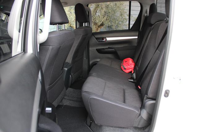 TOYOTA Hilux usata, con Controllo automatico clima