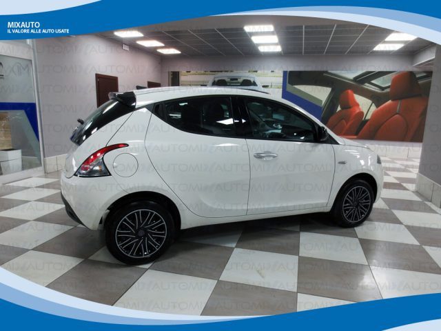 LANCIA Ypsilon usata, con Airbag