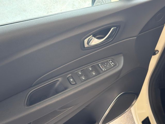 RENAULT Captur usata, con Sensori di parcheggio posteriori