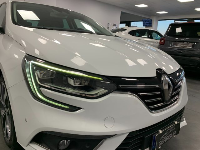 RENAULT Megane usata, con Specchietti laterali elettrici