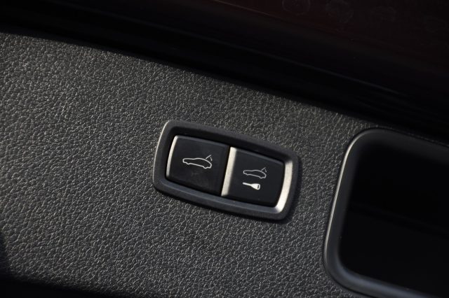 PORSCHE Macan usata, con Interni in pelle