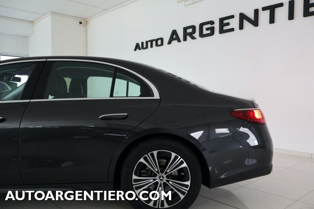MERCEDES-BENZ E 220 usata, con Airbag posteriore