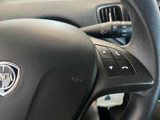 LANCIA Ypsilon usata, con Hill holder