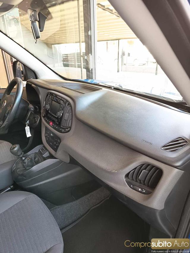 FIAT Doblo usata, con Specchietti laterali elettrici