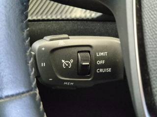 PEUGEOT 208 usata, con Touch screen