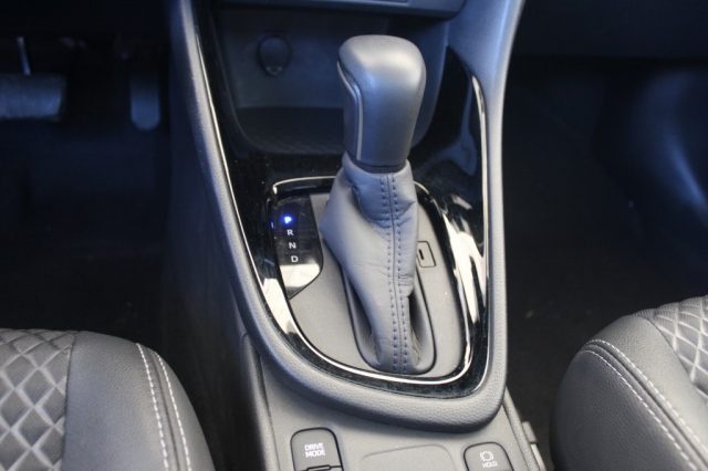 TOYOTA Yaris usata, con Specchietti laterali elettrici