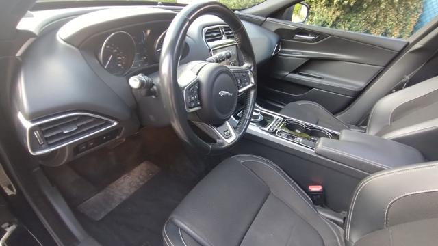 JAGUAR XE usata, con Sistema di navigazione
