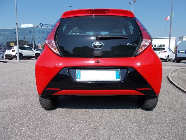 TOYOTA Aygo usata, con Autoradio