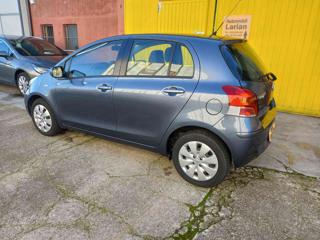 TOYOTA Yaris usata, con Alzacristalli elettrici