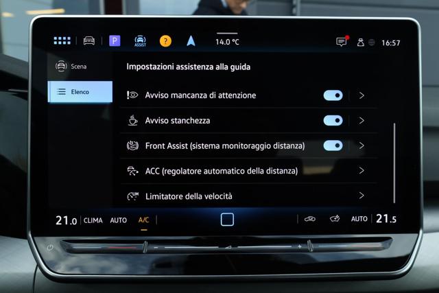 VOLKSWAGEN Golf usata, con Fari LED