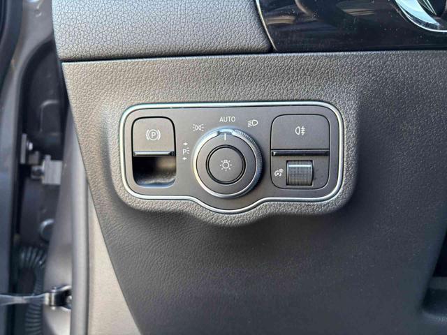 MERCEDES-BENZ GLA 200 usata, con Fari Xenon